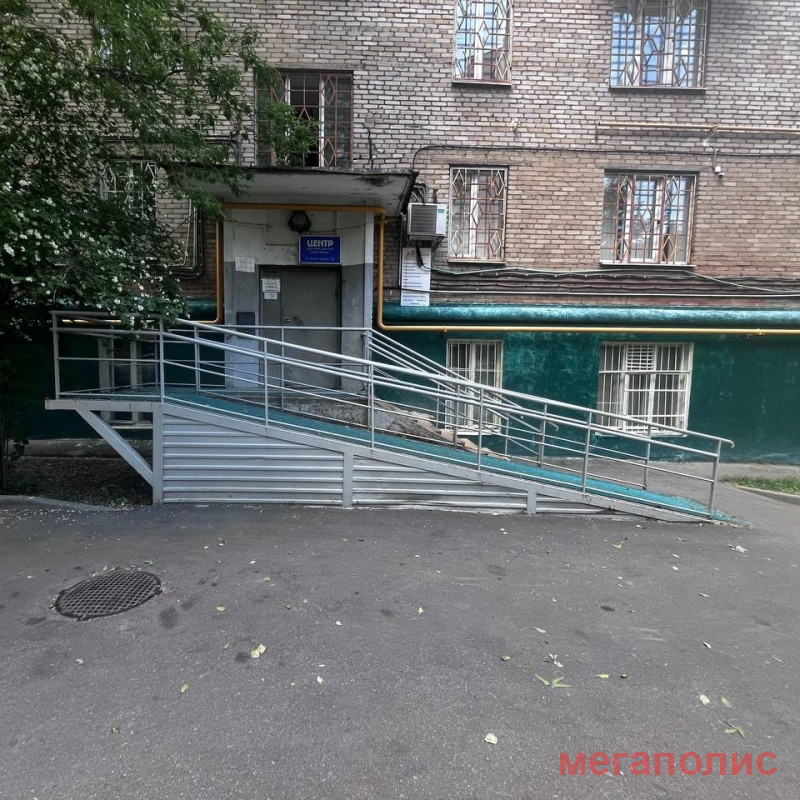 Азовская, 13